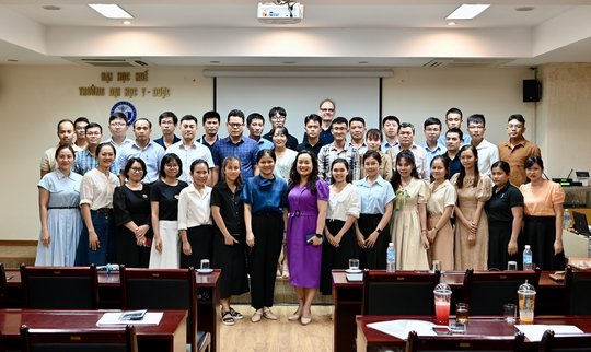 The picture shows the participants and organisers of the training in Dien Bien. The picture shows the participants and organisers of the training in Hue.