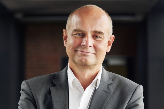 Prof. Dr. Jürgen May Porträtfoto von Prof. Dr. Jürgen May, eines erfahrenen freundlich blickenden Forschers