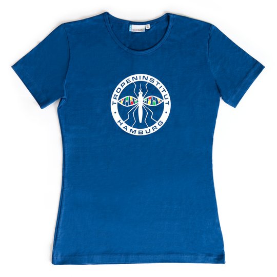 Motiv "Mücke", Farbe: blau - Design: Claudia und Robert Marggraff Zu sehen ist ein blaues T-Shirt mit Aufdruck