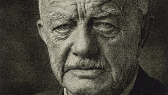 Bernhard Nocht 1937 im Alter von 80 Jahren Schwarz-weiß-Porträtfoto von Bernhard Nocht im Alter von 80 Jahren