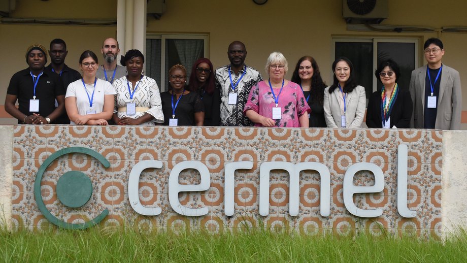 Meeting of cooperation partners in Lambaréné, Gabon Group picture in front of CERMEL
