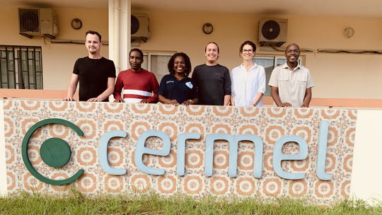 Prof. Dr. Cornelia Betsch, Dr. Mattis Geiger and Dr. Lars Korn visited the Centre de Recherches Médicales de Lambaréné (CERMEL) in Gabon Group picture of the partners