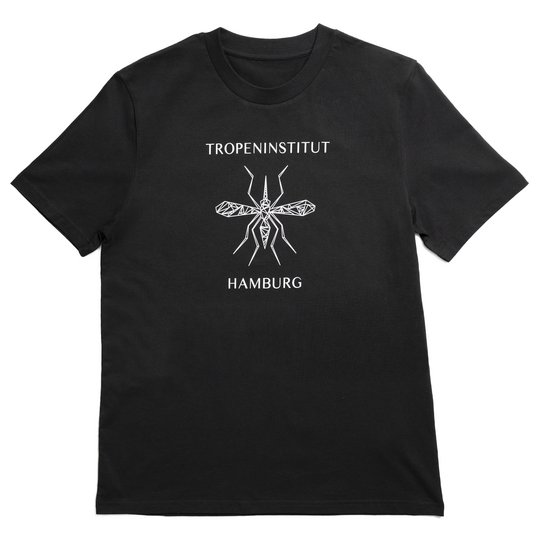 T-Shirt schwarz mit weißer Mücke – Design: Keno Schwarzes T-Shirt mit geometrischem Mückenmotiv in Weiß, darüber „Tropeninstitut“ und darunter „Hamburg“. Schlichter, moderner Stil.