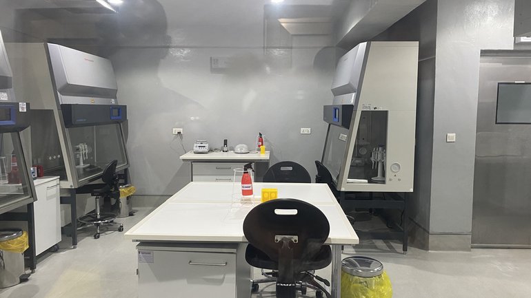 The new S3-laboratory Photo through the window of the new S3 lab