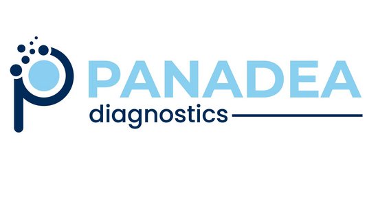 Das Logo von Panadea Diagnostics, ein hell-dunkelblauer Schriftzug auf weißem Grund. Der Kreis des P hat oben links mehrere kleine dunkelblaue Bläschen als Zeichen für Labortätigkeiten.